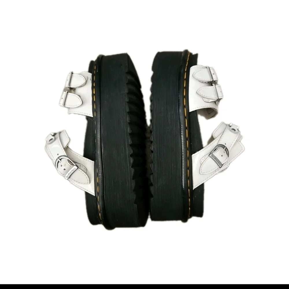 Dr. Martens Womens Voss II Quad Chain Patent Lamper Platform Goth Rock Sandals 8